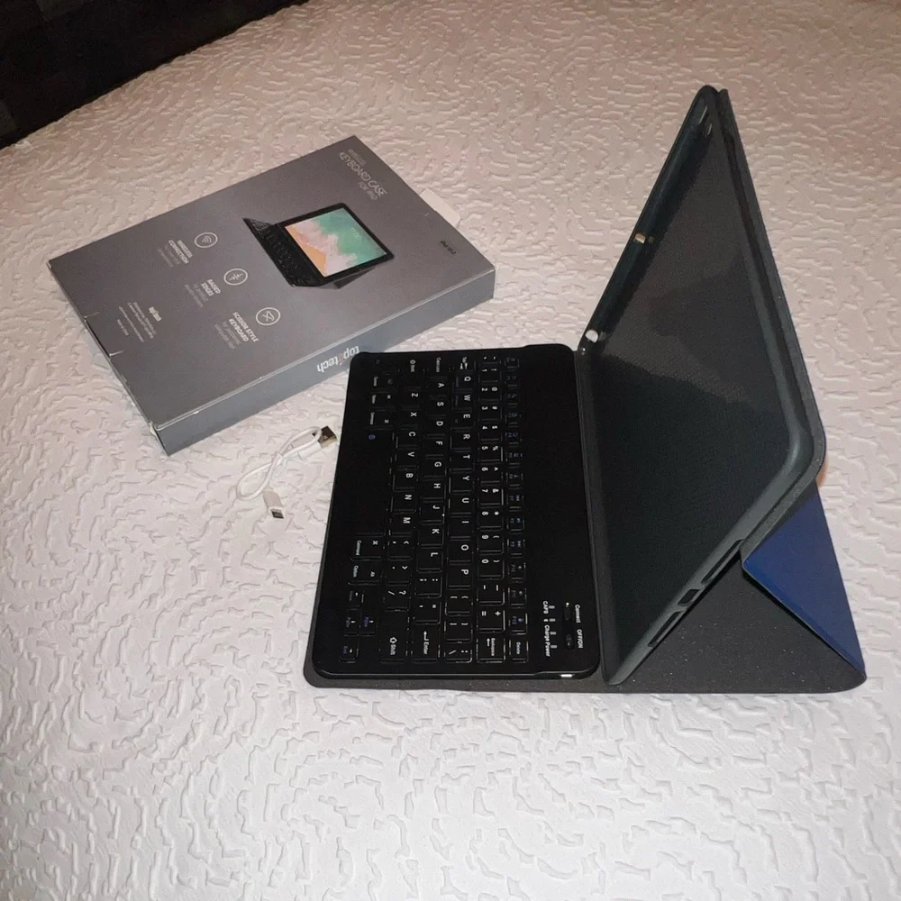Brand new- Wireless Keyboard Case For iPad 10.2- Navy color